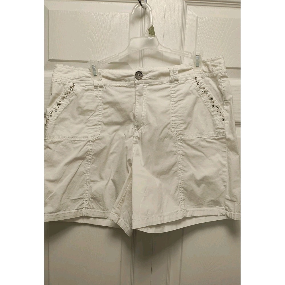 Khaki's & Company Woman's Size 12 Bermuda Shorts With Rhinestone Pockets